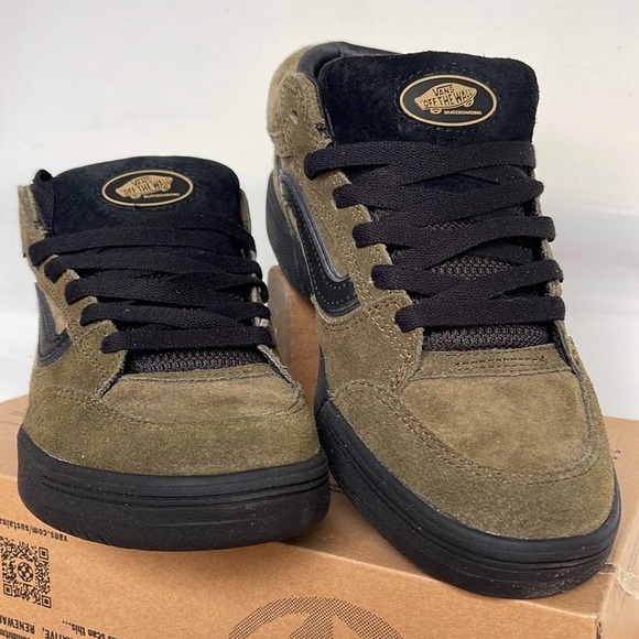 Vans Men’s Zahba Mid
Beatrice Domond Dark Olive
VN000CBSDOL
Sneakers - Picture 7 of 16